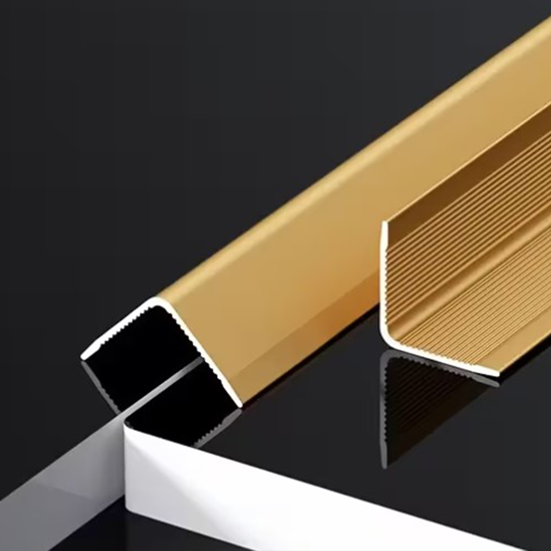 إكسسوار ألمنيوم زاوية